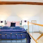The Old Tackroom, Luxury Barn Sleights